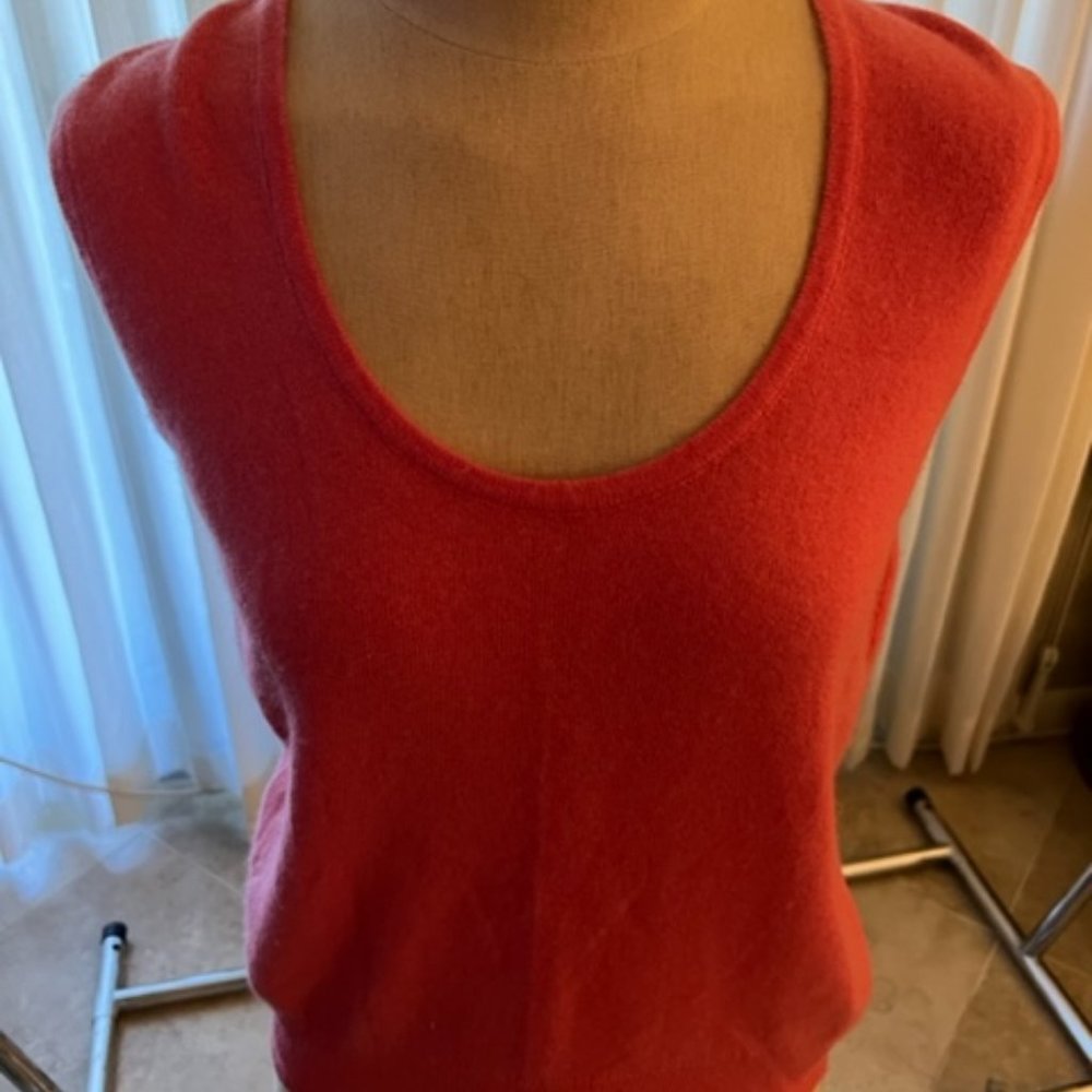 Chanel Cashmere tank top